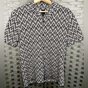 RIVER ISLAND size M “V” patterned relaxed collar Casual Button Down Shirt
